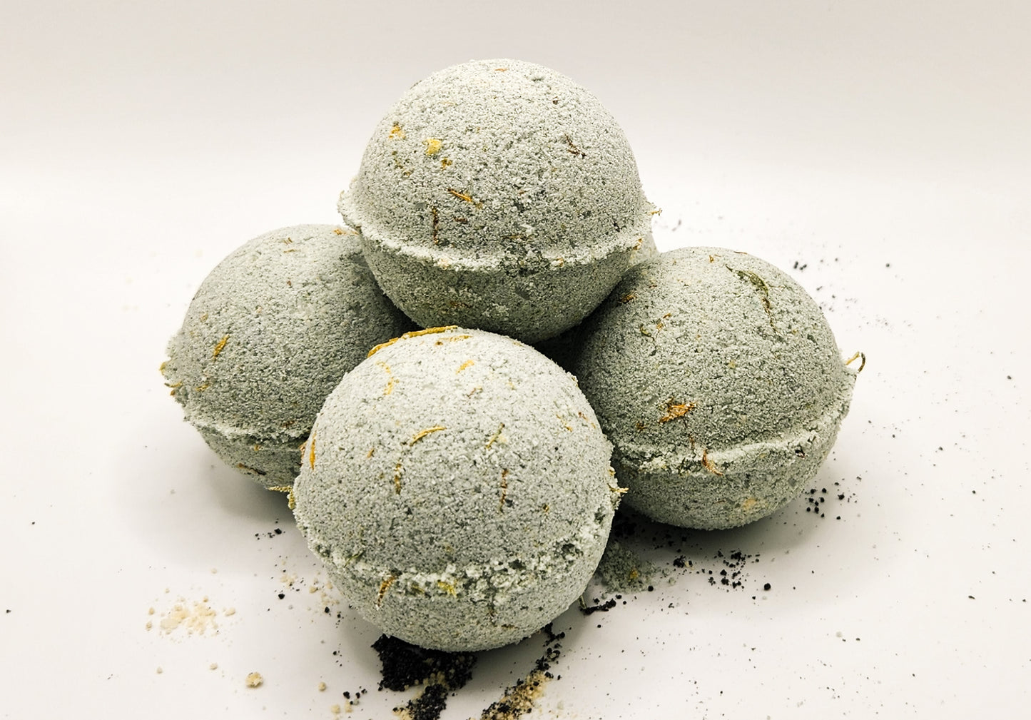 Fresh-Cut Grass bath bomb